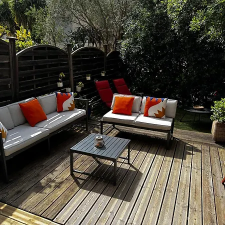 Avec Jardin Sud Proche Bord De 아파트