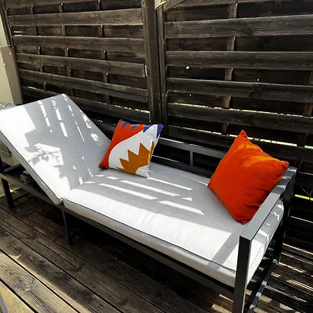 Avec Jardin Sud Proche Bord De شقة